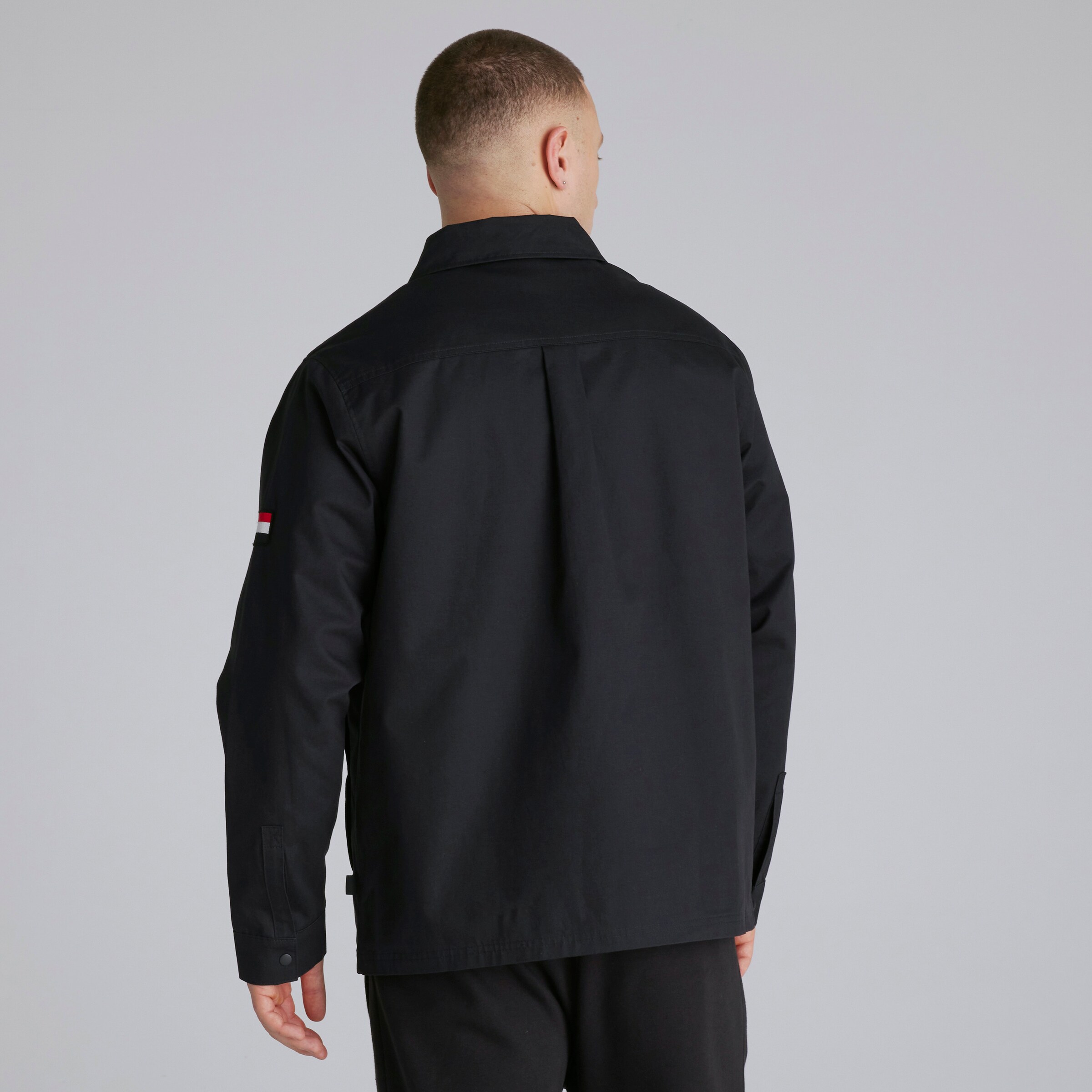 Manchester United Overshirt Black Black Detail [2-5]