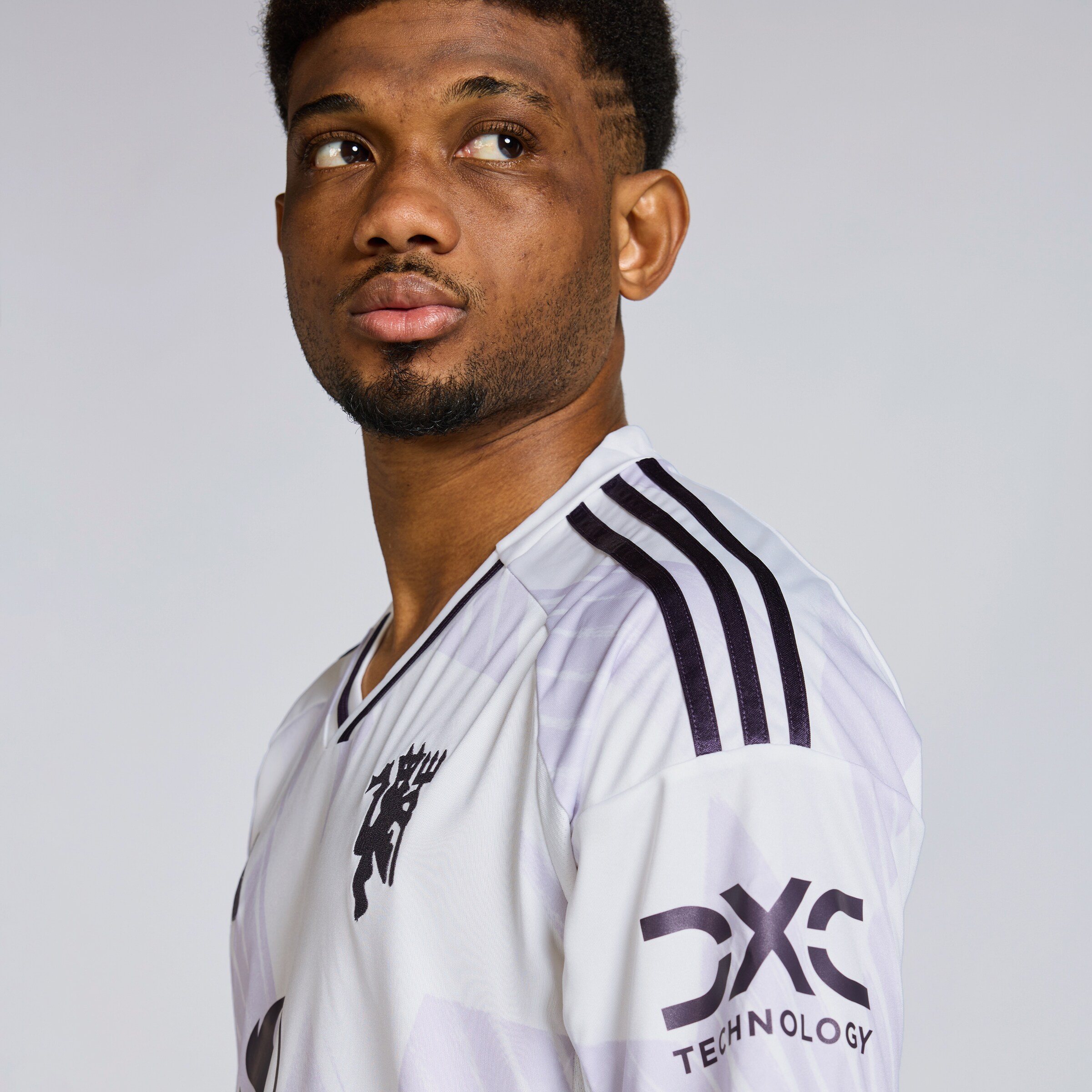 Manchester United 25/26 Away Jersey with Amad 16 Club Printing White Detail [5-5]