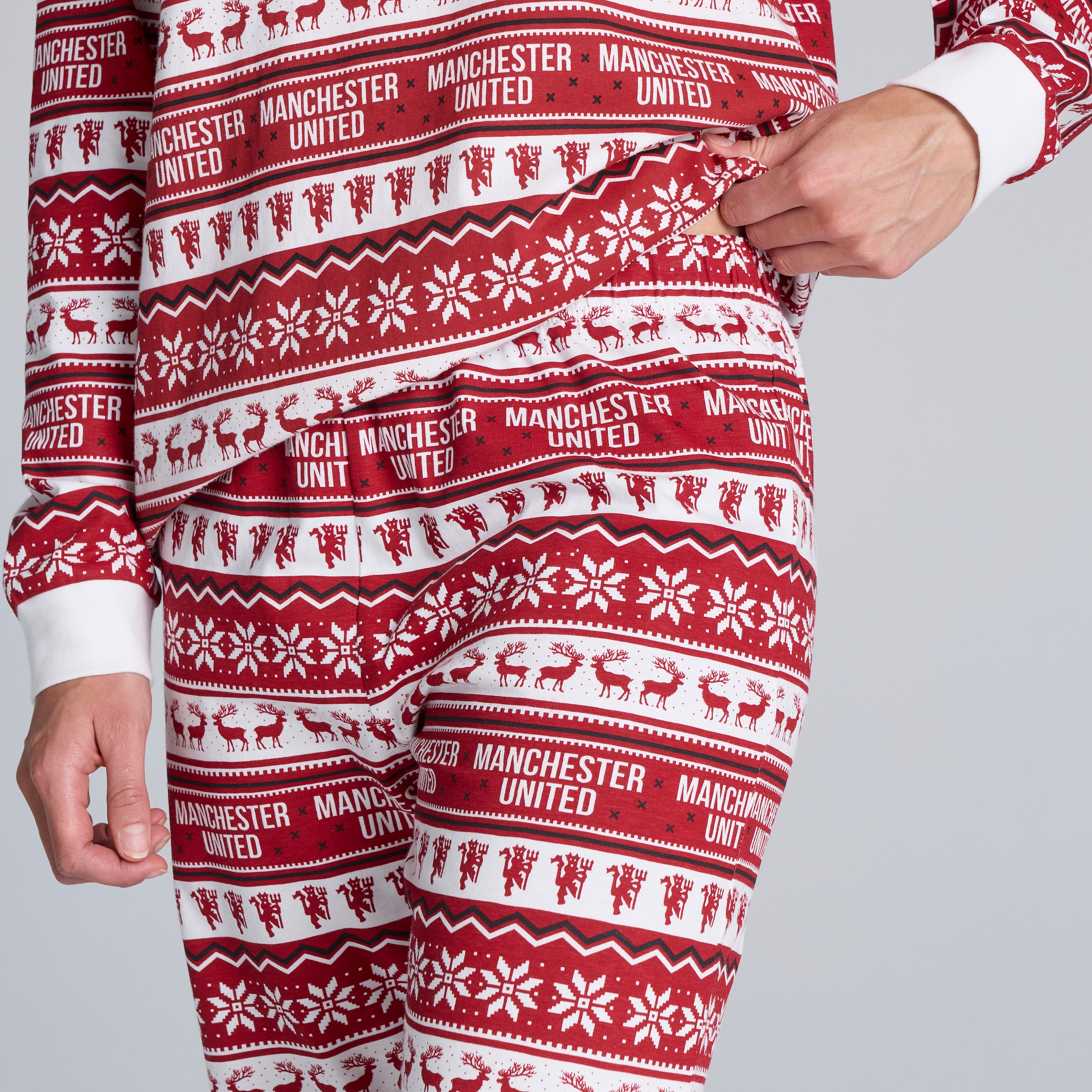 Manchester United Womens Christmas Fairisle Pyjamas Red Multi Detail [6-6]