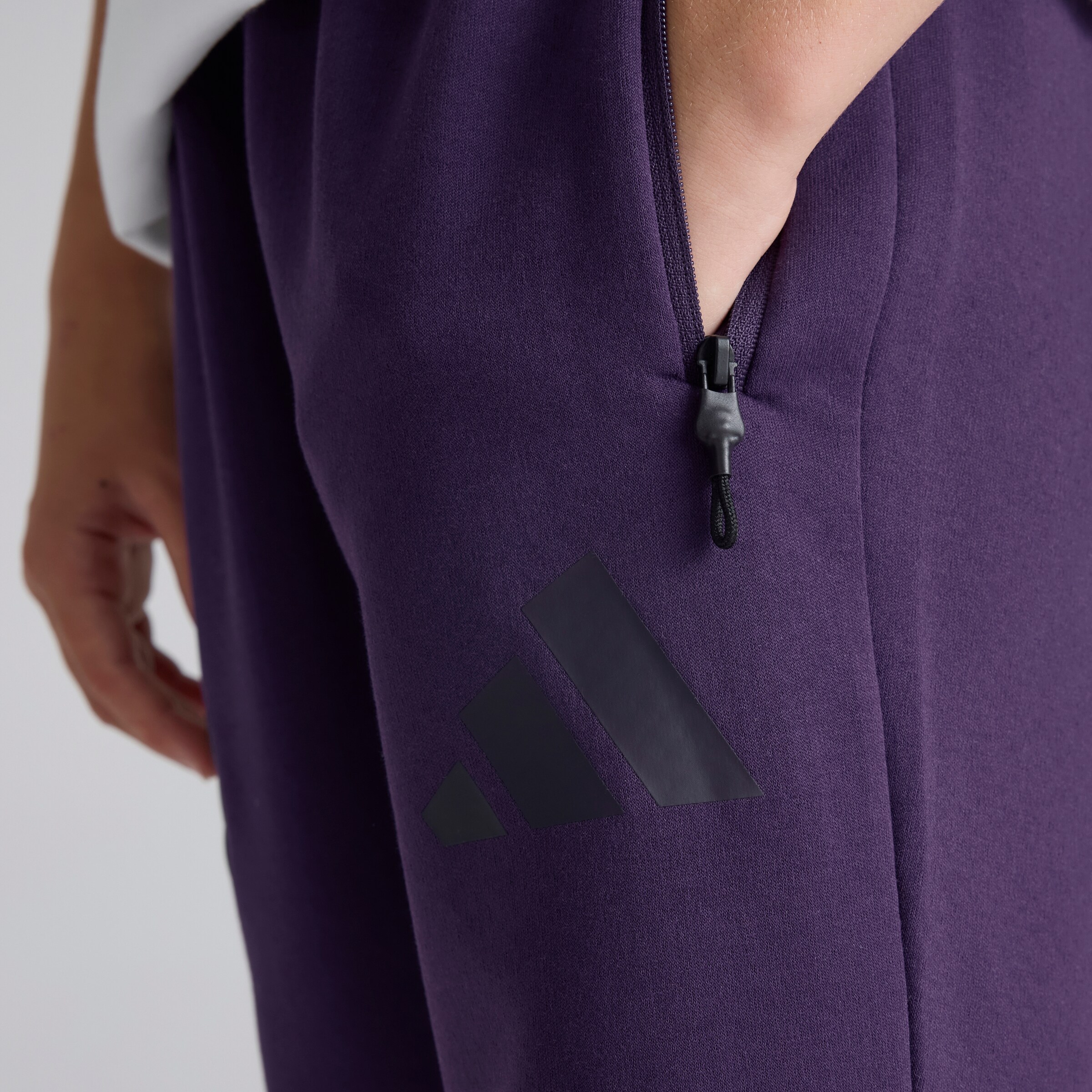 Manchester United x adidas Kids Z.N.E. Tapered Tracksuit Bottoms Purple Purple Detail [6-6]