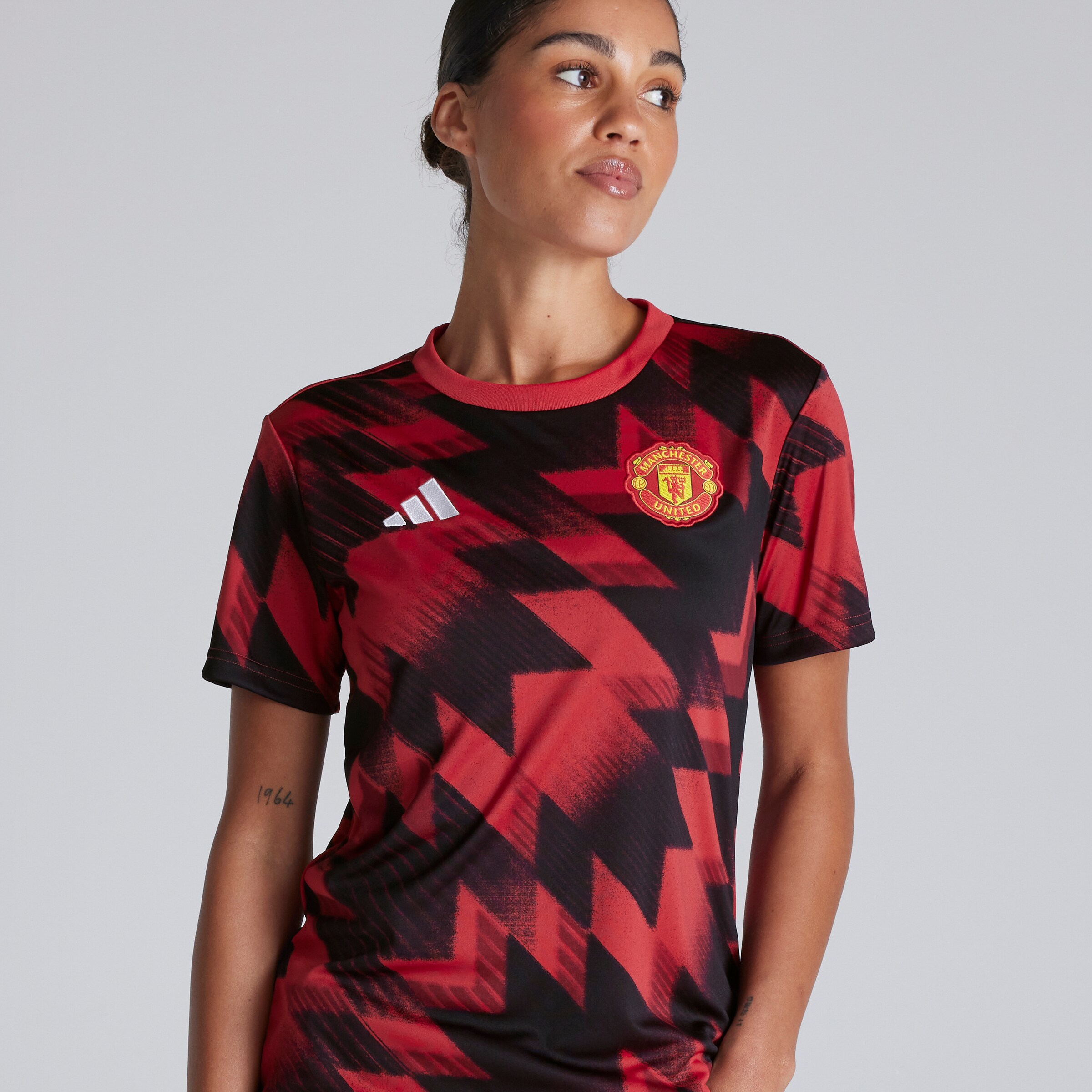 Manchester United 25/26 Pre-Match Jersey Red Detail [4-5]