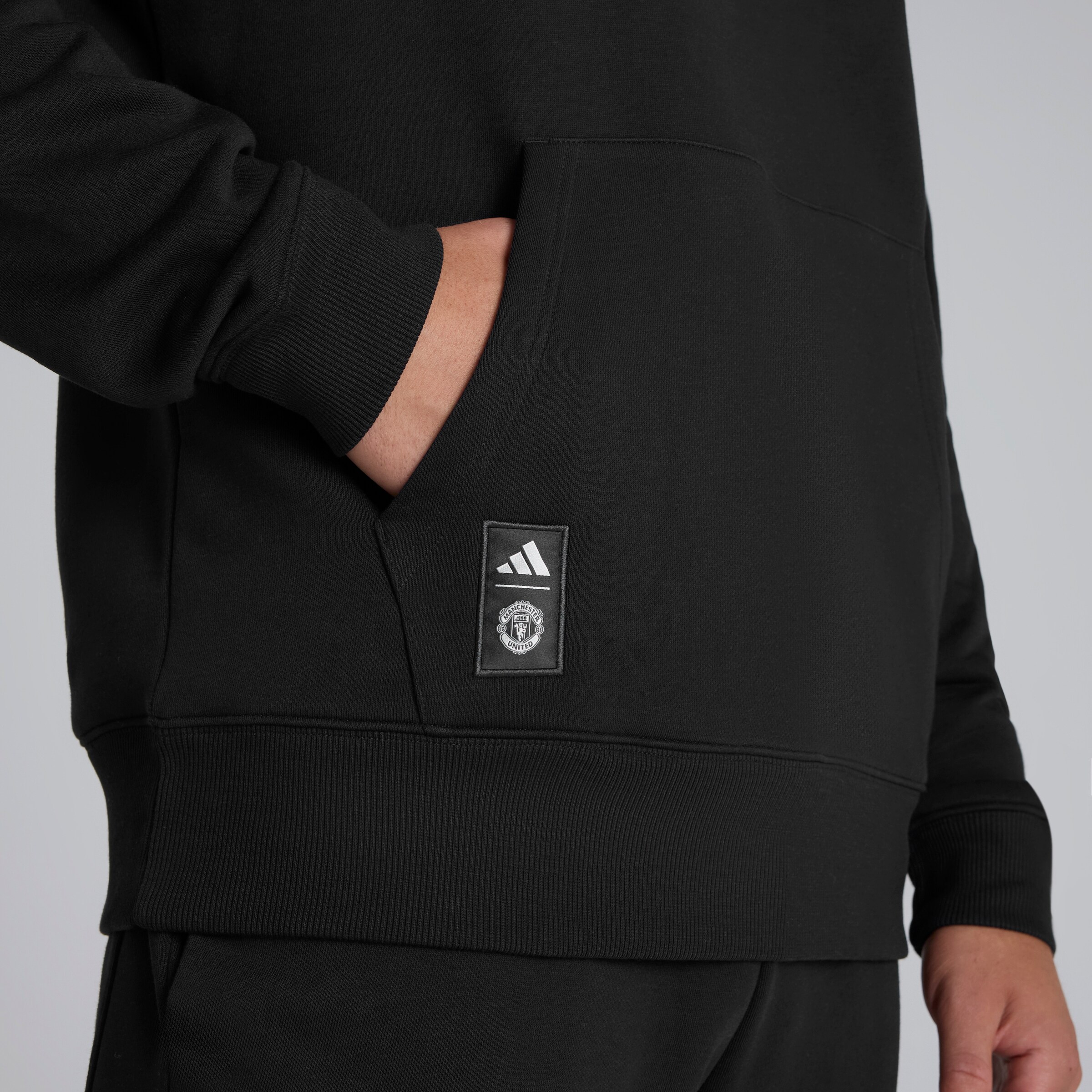 Manchester United x adidas Seasonal Hoodie Black Black Detail [5-6]