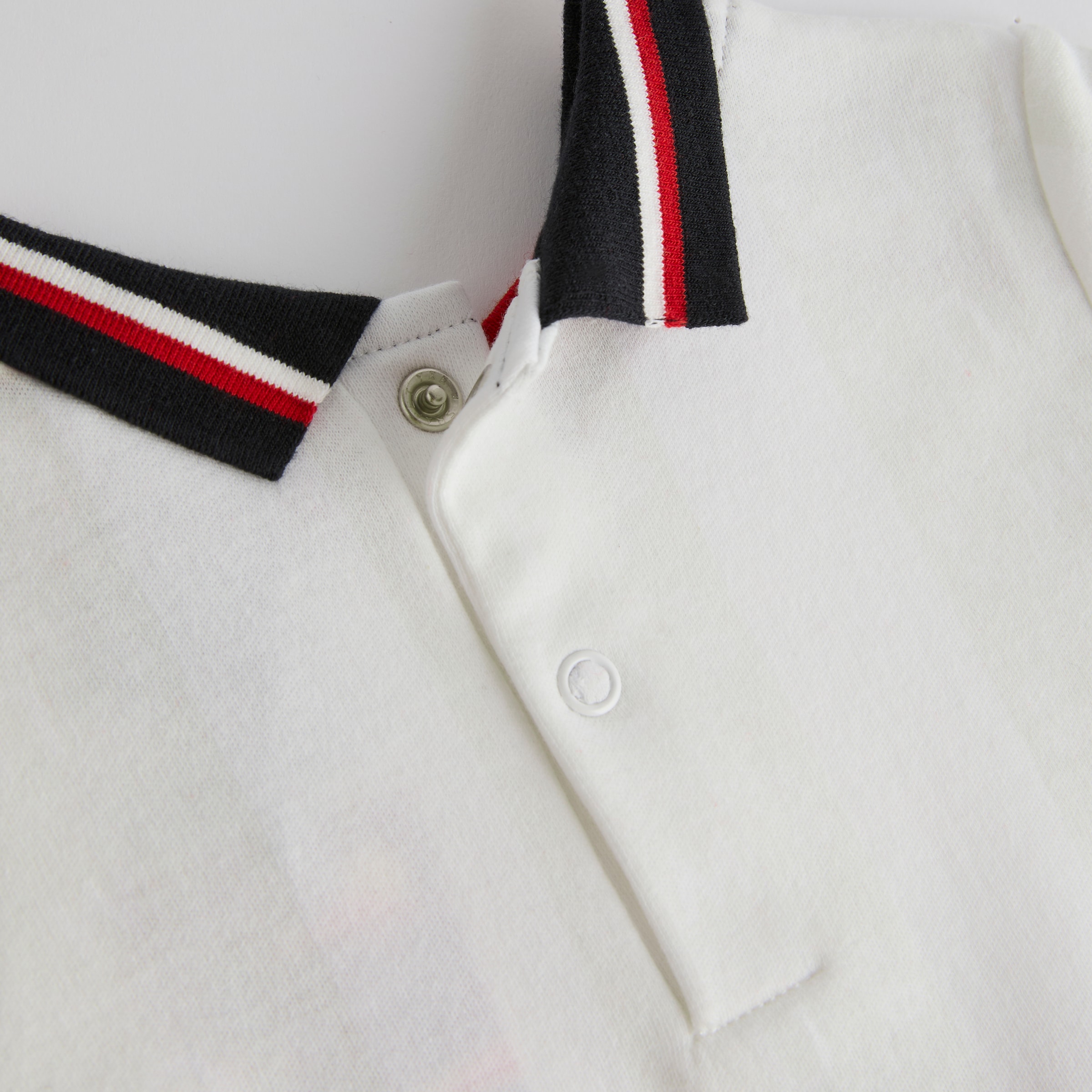 Manchester United Baby 1997/99 Retro Away Sleepsuit White White Detail [3-4]