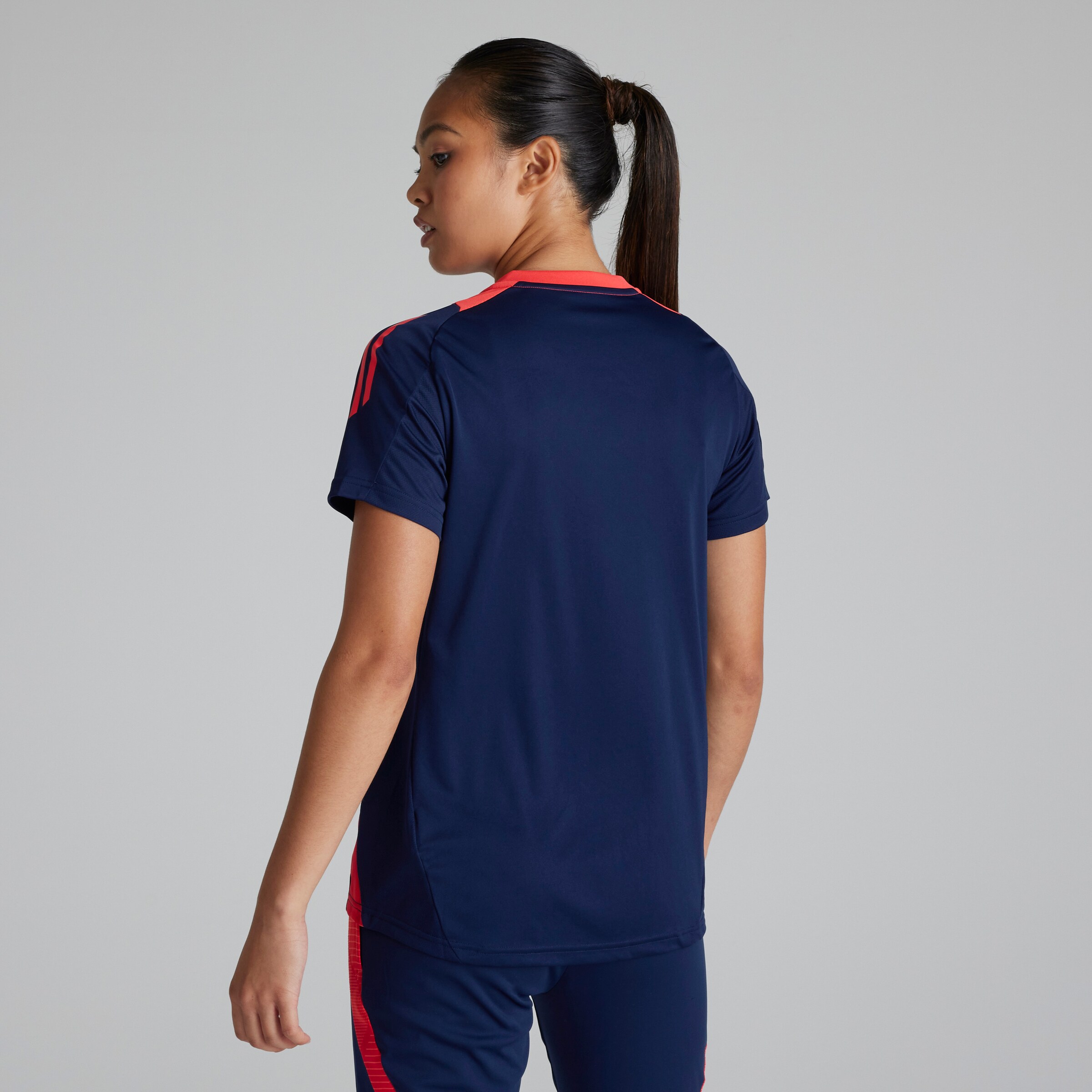 Manchester United Womens Training Tiro 24 Jersey Blue Detail [2-7]