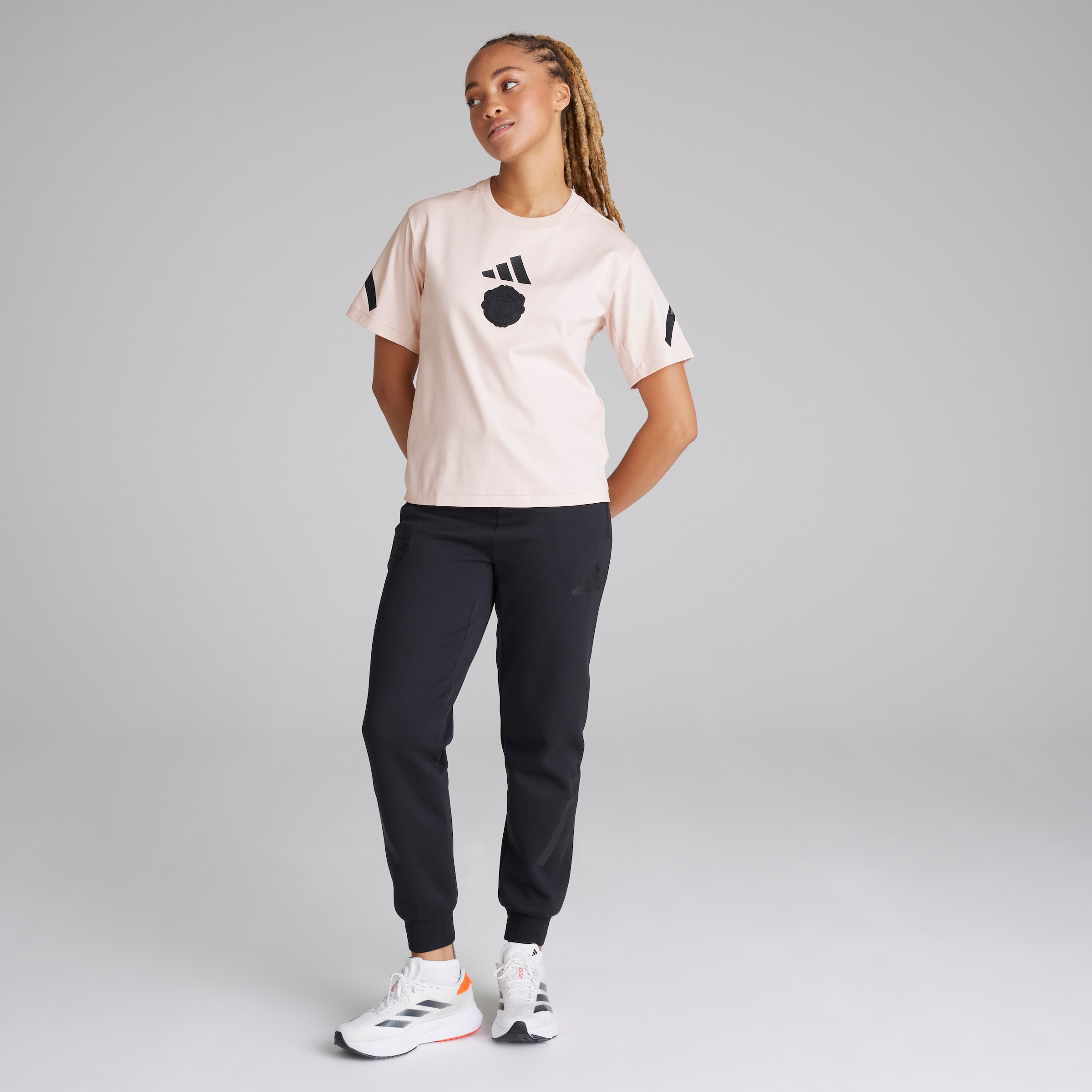 Manchester United x adidas Womens Z.N.E. T-Shirt Pink Pink Detail [3-5]
