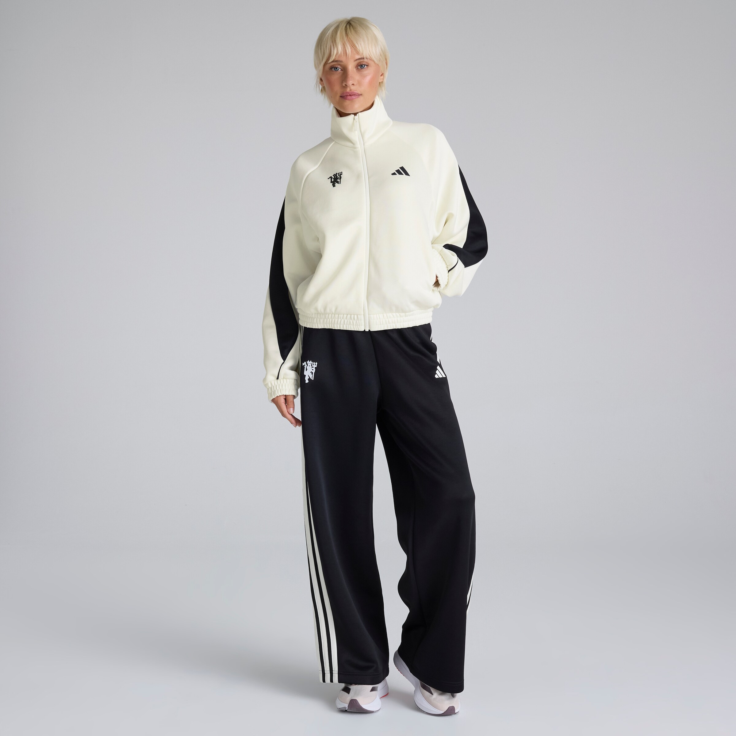 Manchester United x adidas Womens Stadium Track Top Cream Beige Detail [3-5]