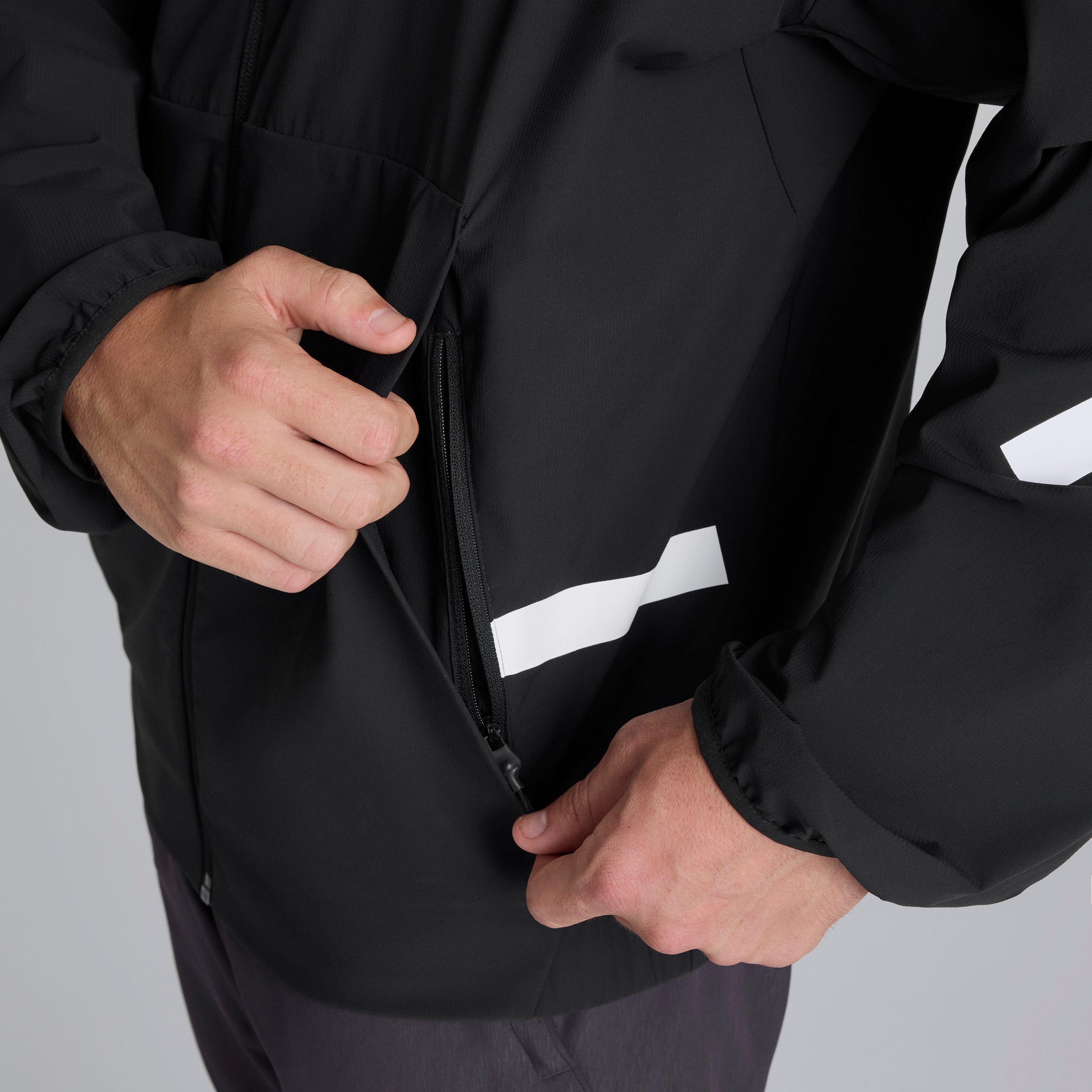 Manchester United Z.N.E. Anthem Jacket Black Detail [5-5]