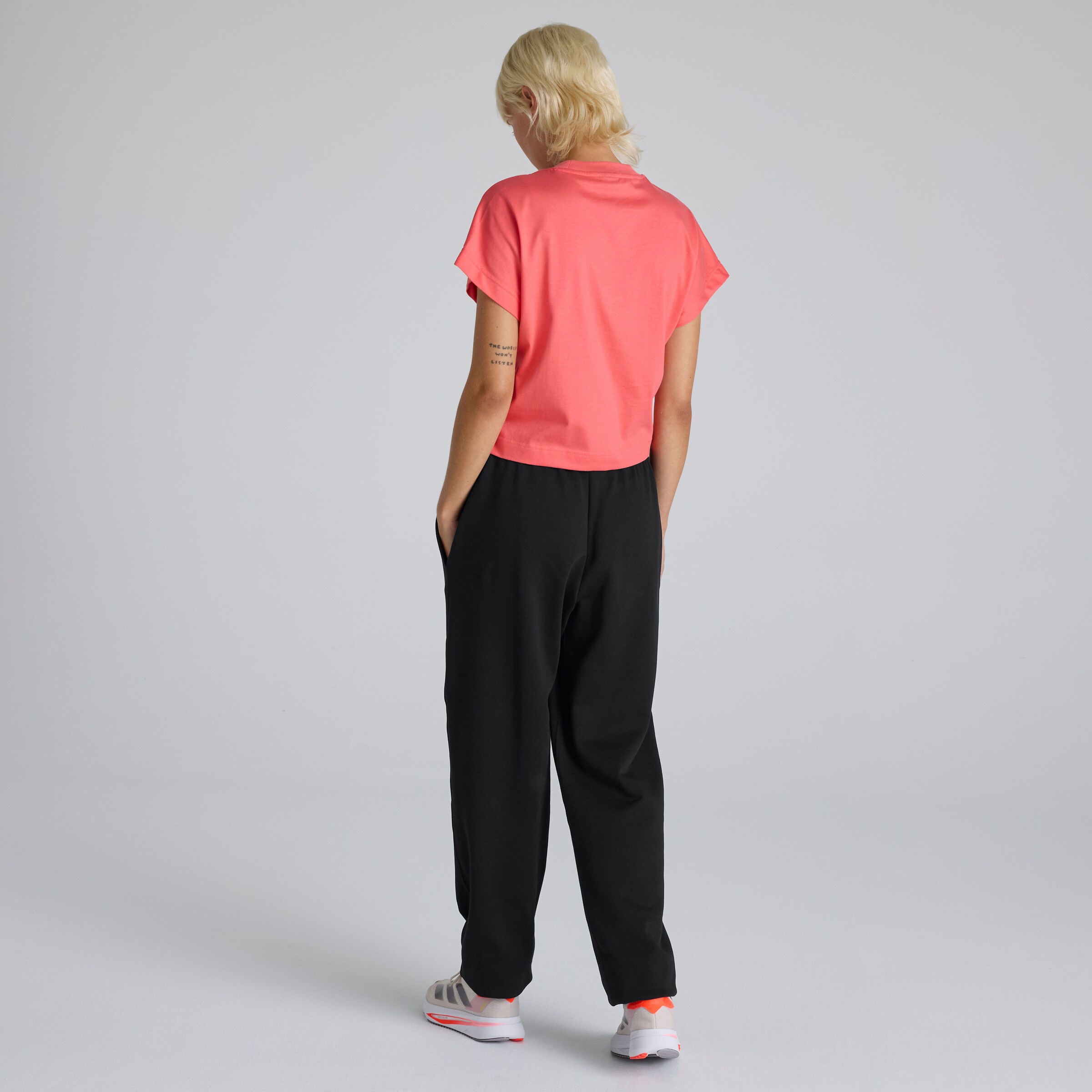 Manchester United x adidas Womens ALL SZN Loose Joggers Black Black Detail [2-5]