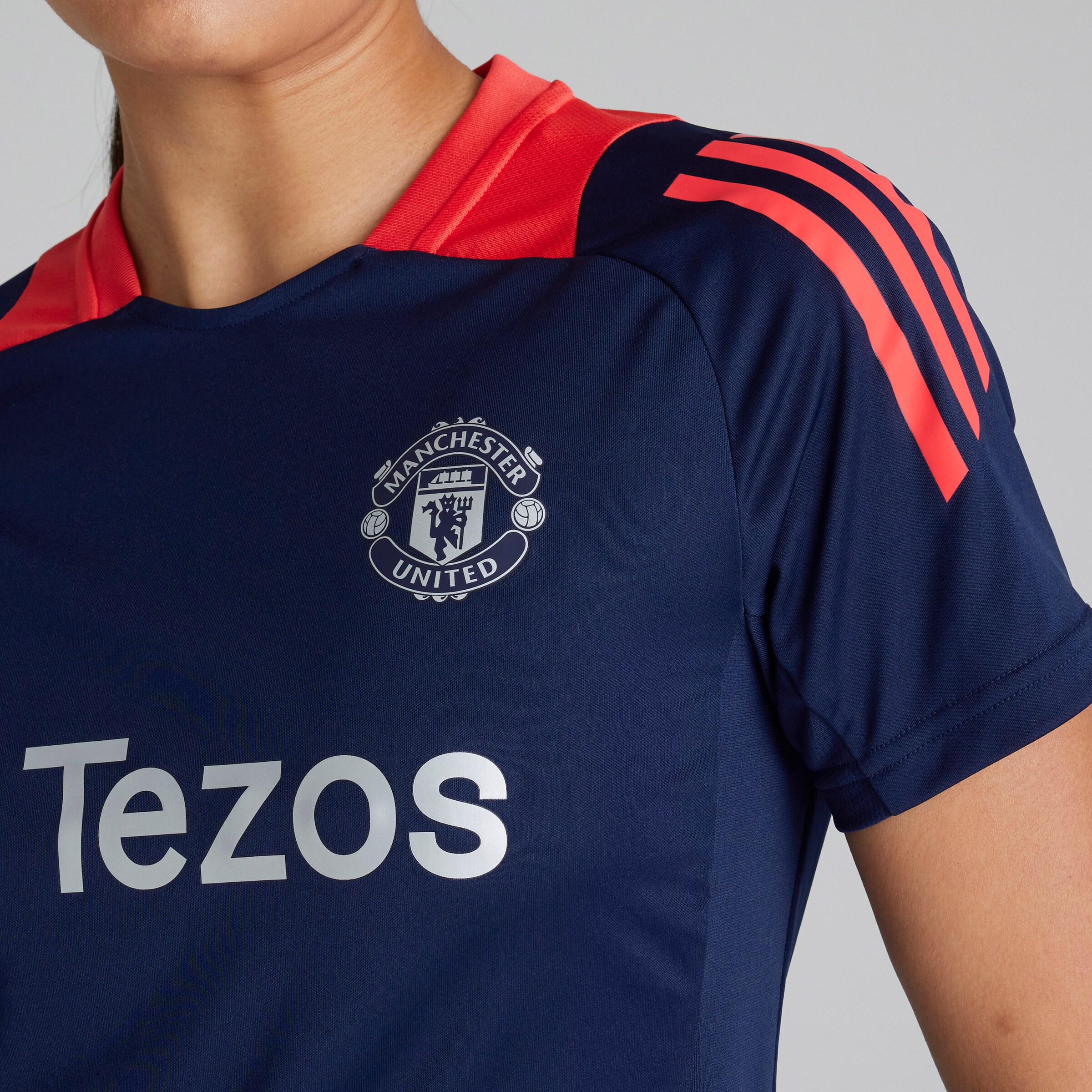 Manchester United Womens Training Tiro 24 Jersey Blue Detail [4-7]