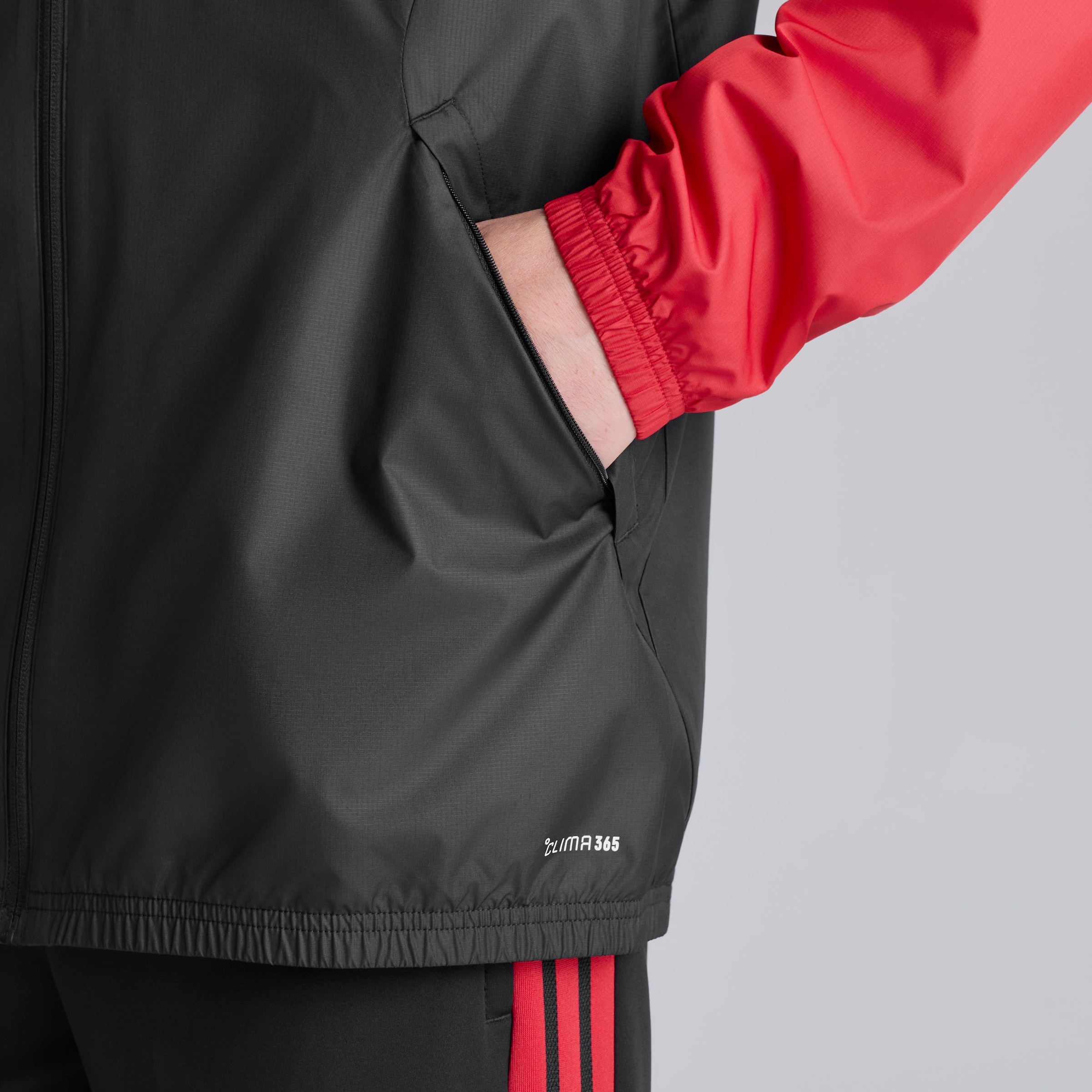 Manchester United 26/27 Training Tiro All Weather Jacket Black Noir Détail [4-6]