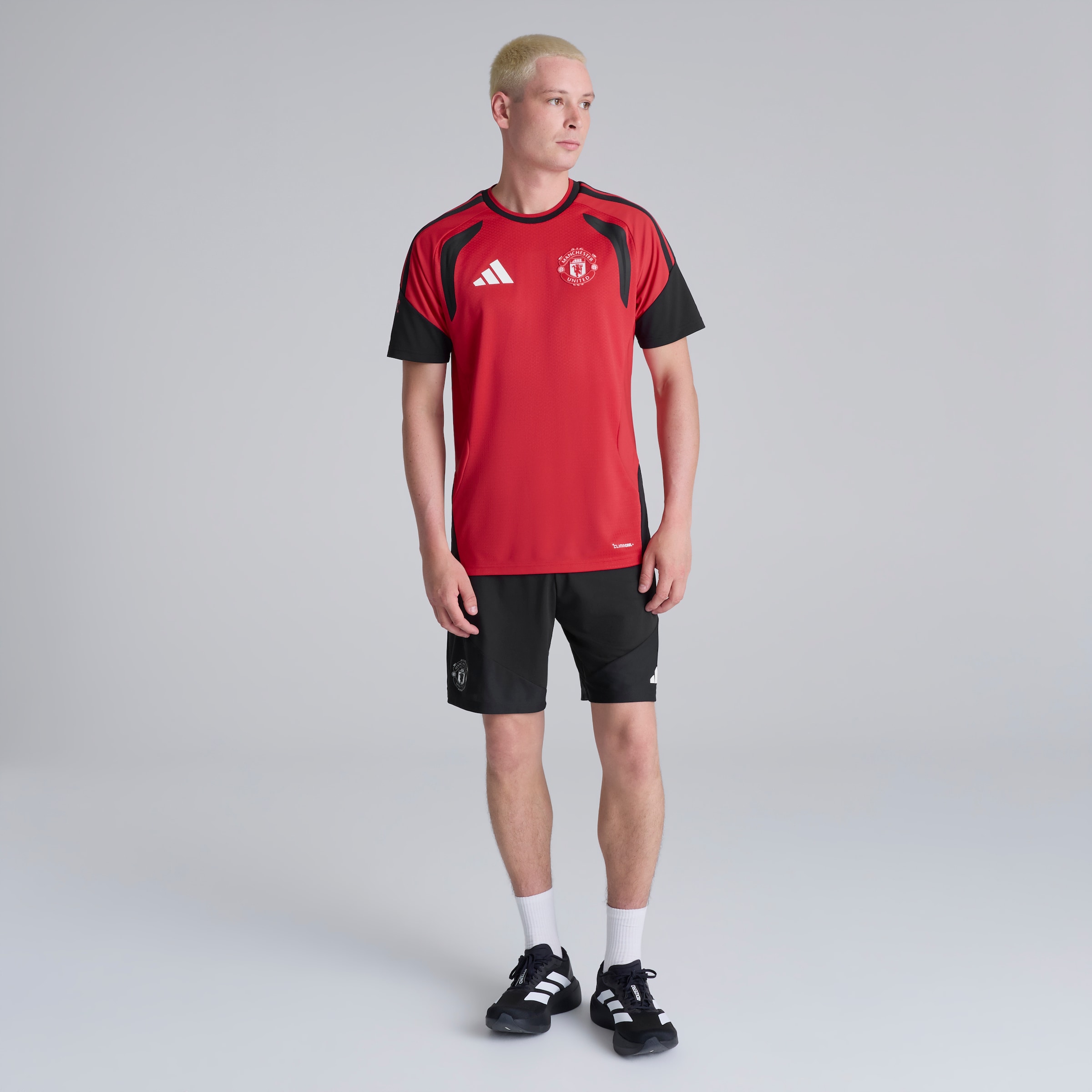 Manchester United 26/27 Training Tiro Authentic Jersey Red Red Detail [3-6]