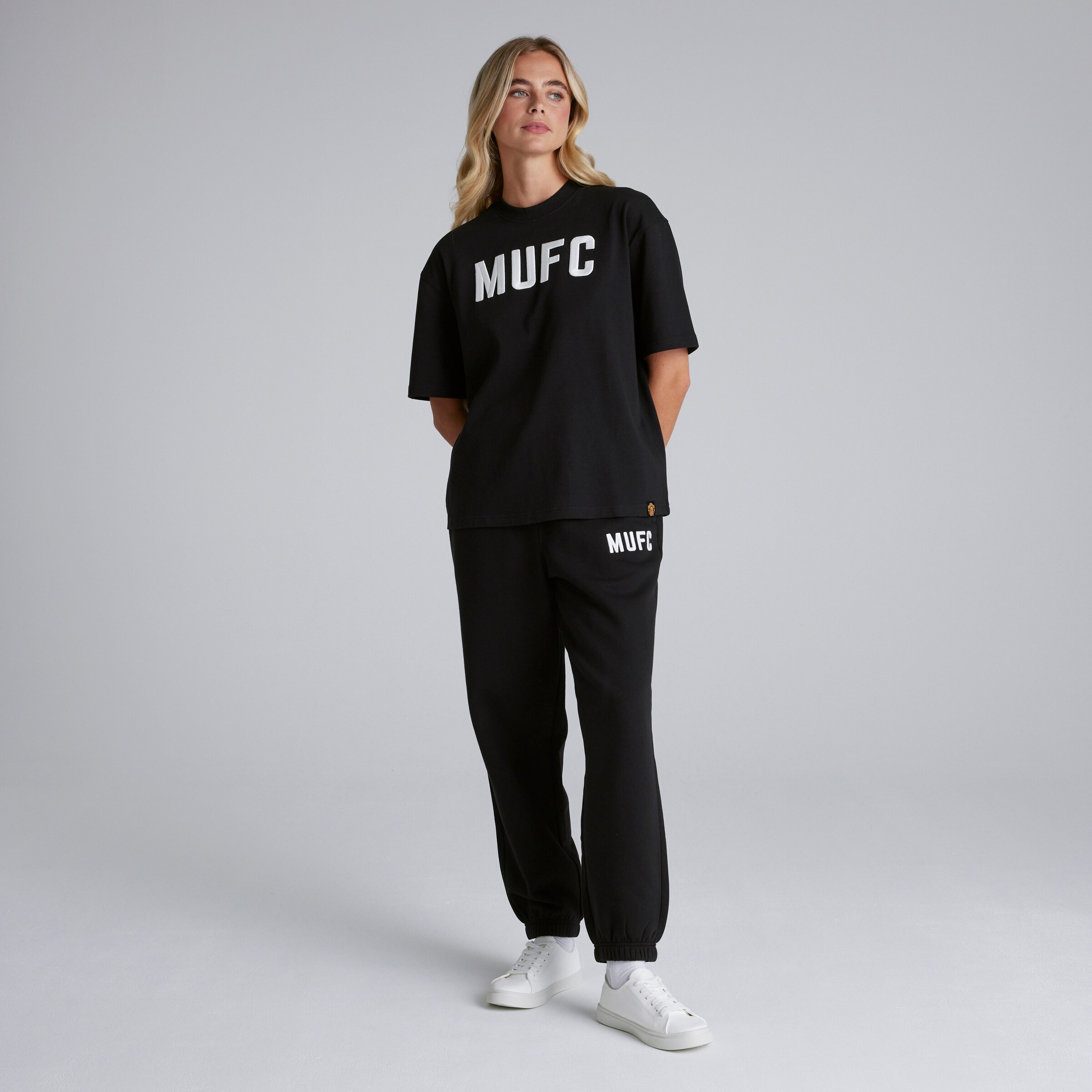 Manchester United Womens MUFC T-Shirt Black Noir Détail [3-5]