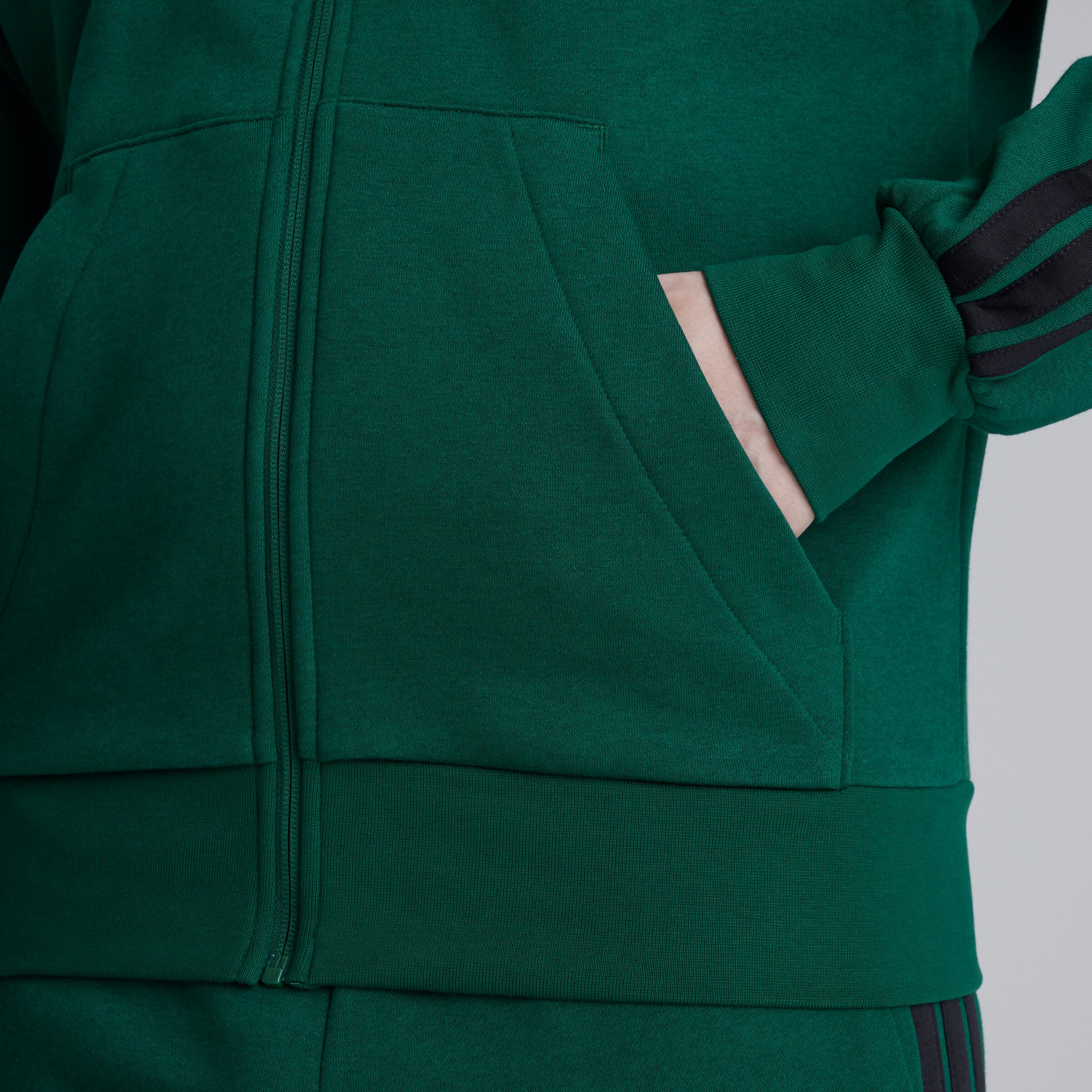 Manchester United x adidas Essentials 3-Stripes Fleece Hoodie Green Green Detail [4-5]